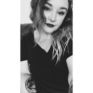 Meet your Posher, Courtney